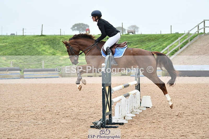 241102A-105032-04112 - SAT Cls 9 British Novice and 90cm Open