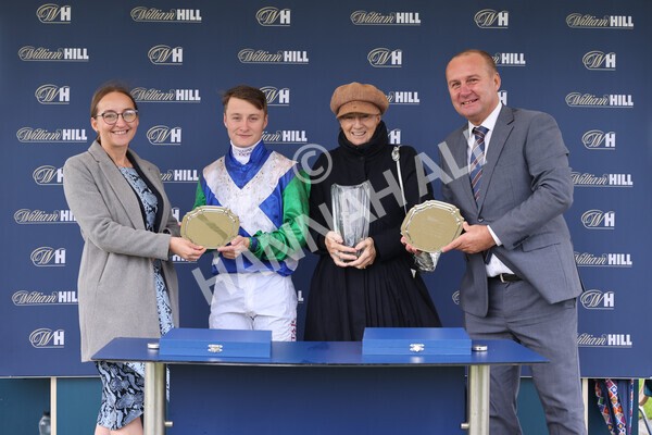 yr07102022r2-57 - Race 2 2.40pm William Hill Autumn Mile