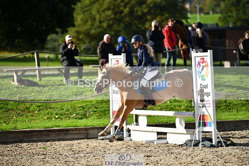 251004A-153237-01869 - Classes 8 & 9 70cm