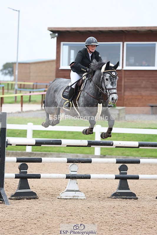 241101A-112747-01377 - FRI Cls 5 Newcomers and 1.10m Open