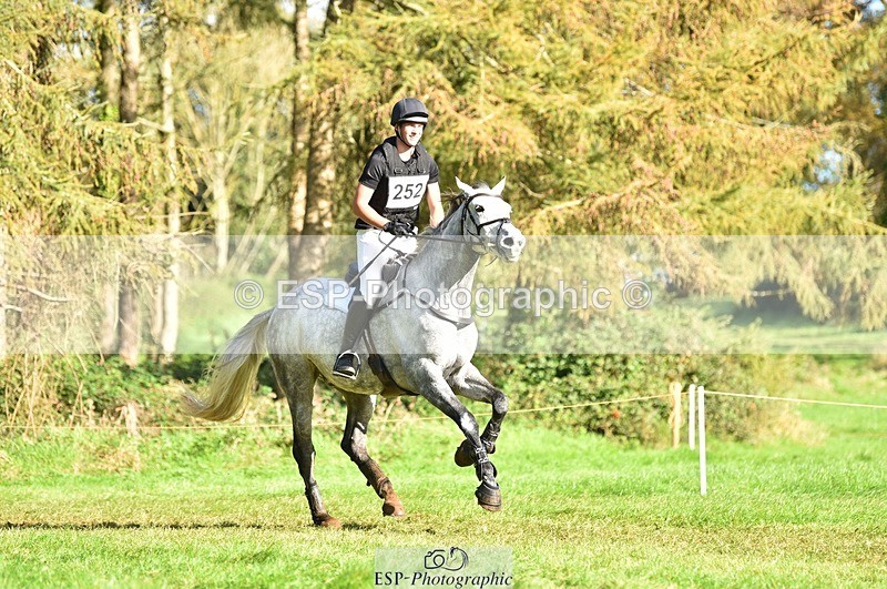 231022-112852-26055 - 252-A.LUCKY.STRIKE-Toby.Roach-XC