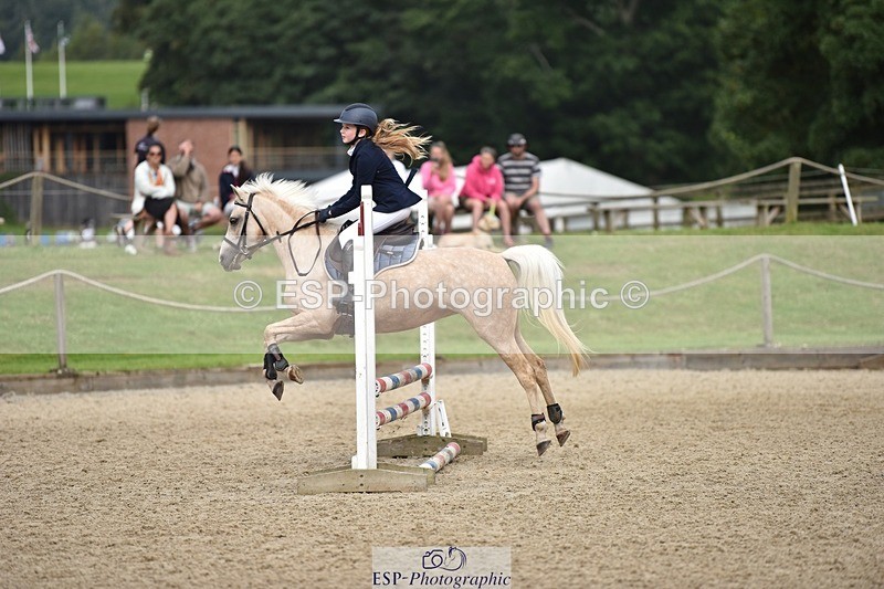 240802-101134-00728 - 70cm Round 1