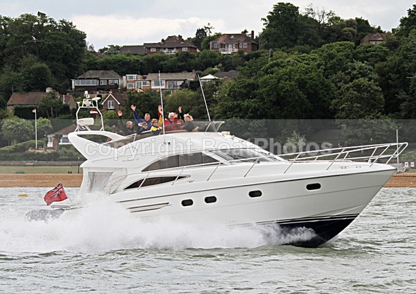 100530 BATHING BEAUTY IMG_7281 - Flybridge Cruisers