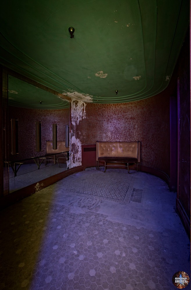 Victory Theatre (Holyoke MA) | Well Preserved - The Victory Theatre