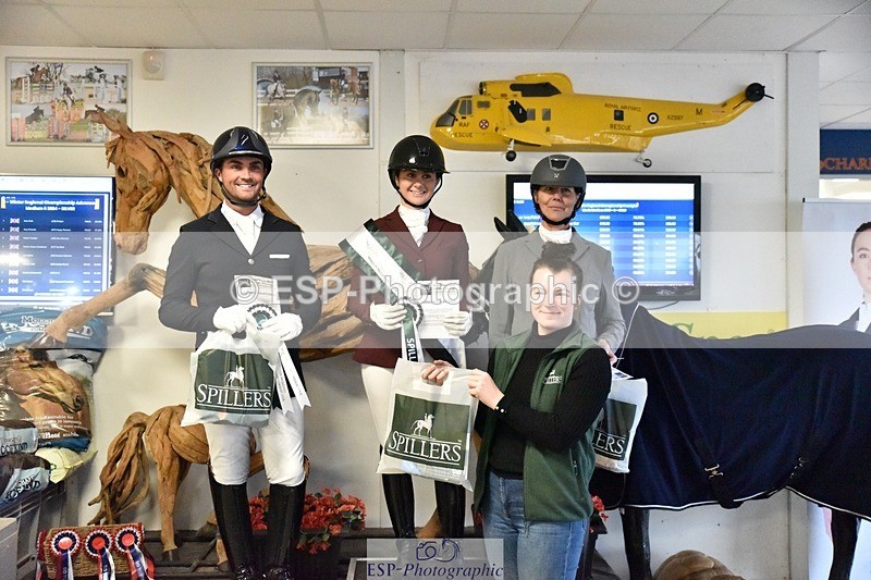 250214-153818-02625 - Freestyle Medium Gold Presentations