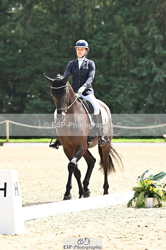 240811-141536-06314 - 115-Lucy.Amy-Millenium.Falcon