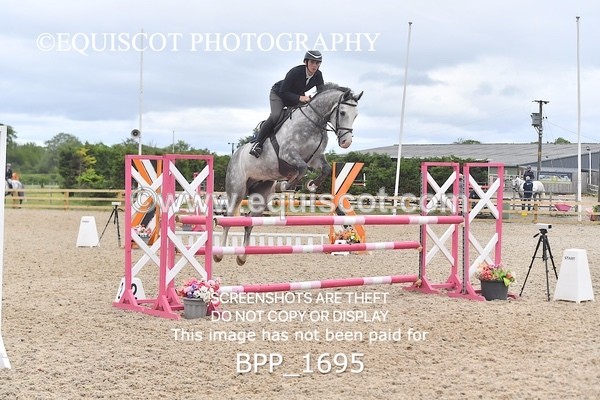 BPP_1695 - FRI CLASS 4 Senior Newcomers/ 1.10m Open