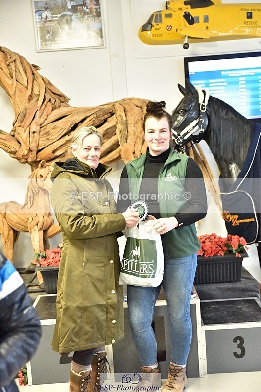 250214-153654-02604 - Freestyle Medium Gold Presentations