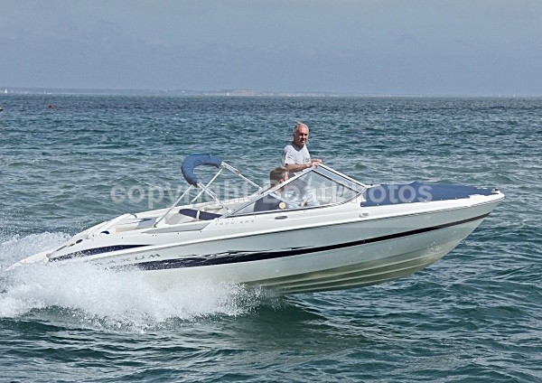 090823 MAXUM IMG_1674 - Motorboats - Open