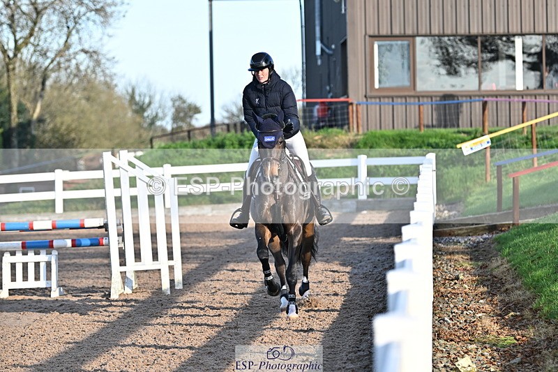 241113A-093317-00036 - Cls 01A&B Brit Nov & 90cm Open