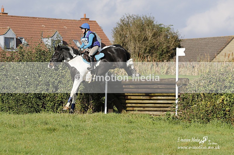  WWHT 171021 3858 - Open (1.00m)  17/10/21