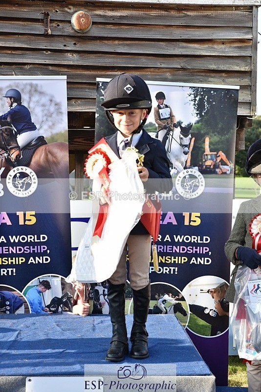 230824-181924-07048 - Thursday 40 and 50cm Presentations