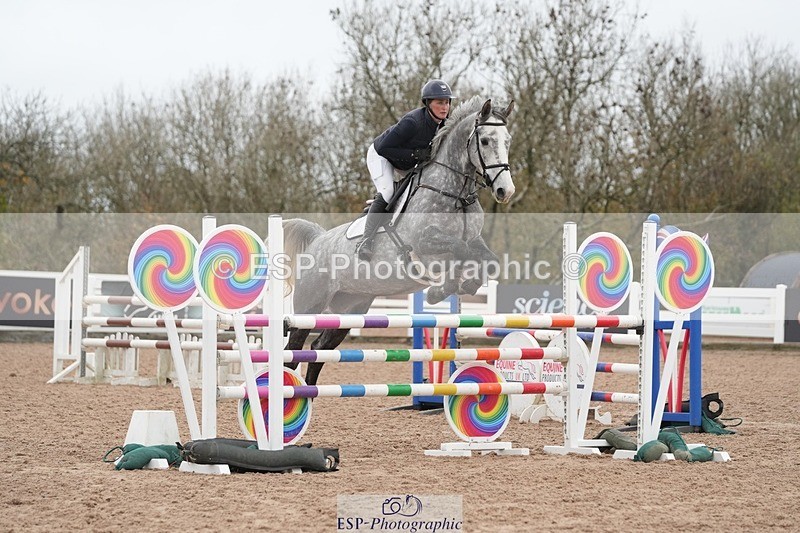 251109-104651-03462 - Cls 19 Snr 1.05m Open