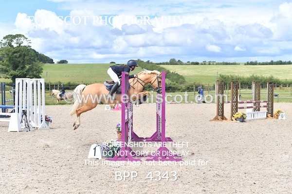 BPP_4343 - CLASS 19 SUN Springboard 128cm/ 138cm Restricted Handicap