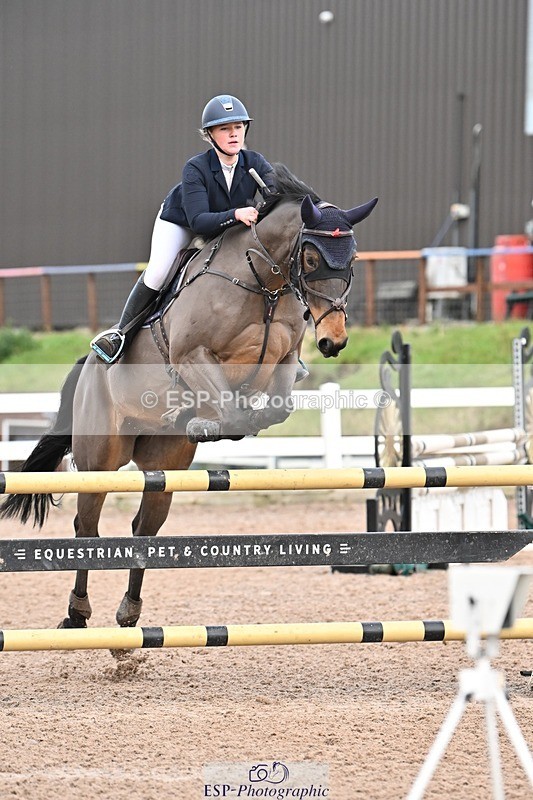 241206-130406-00898 - Cls 5 Newcomers and 1.10m Open