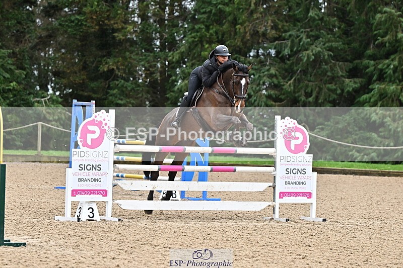 250201A-142921-00956 - Cls 04 Local Horse 120cm