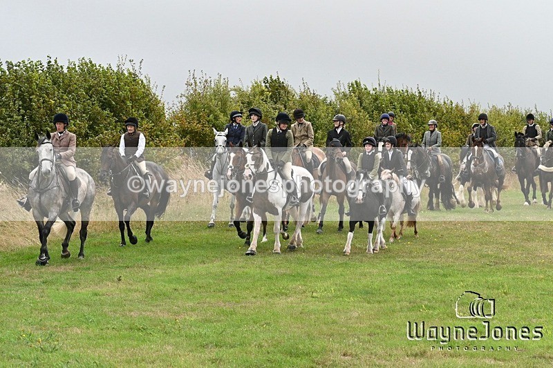WJ7_1141 - Berks & Bucks Hound Exercise Blewbury 13-09-26