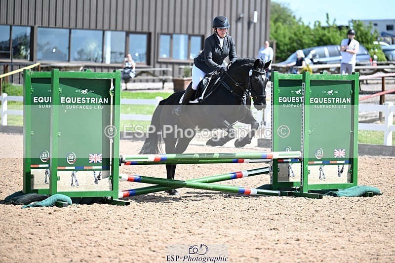 260523-111553-00311 - Cls 16+17 Club and Schools 70cm