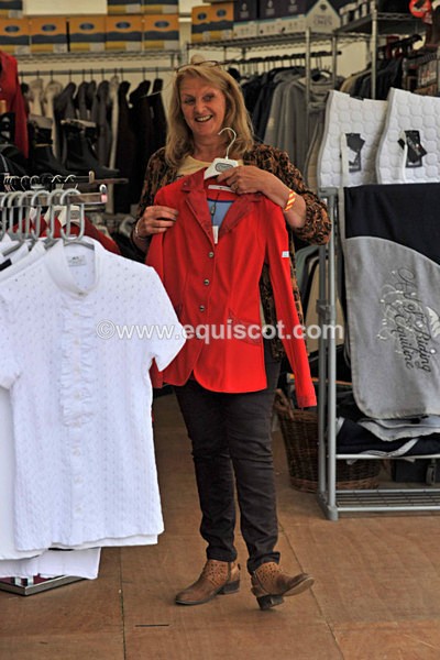 EQUISCOT 9353 - A WEE PEEK AT RHS 2013