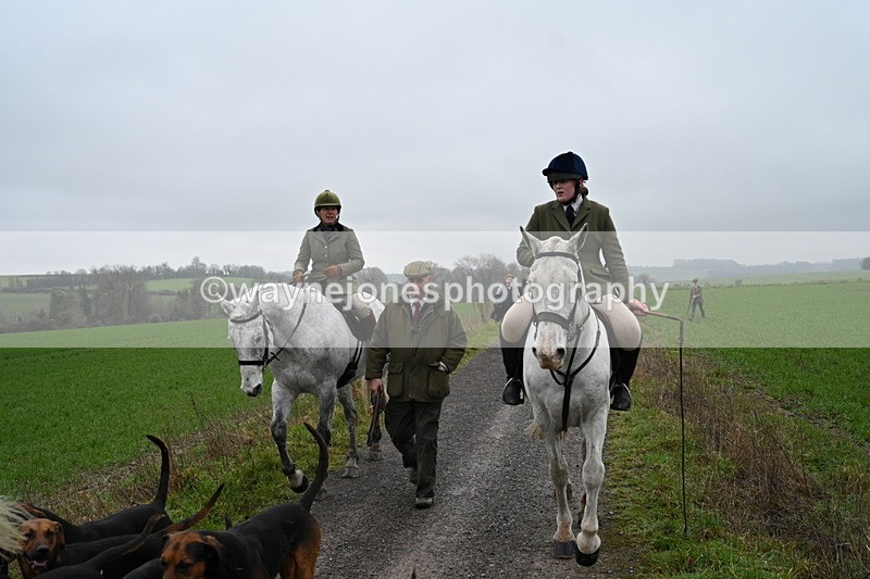 WJ7_9773 - Walk out..