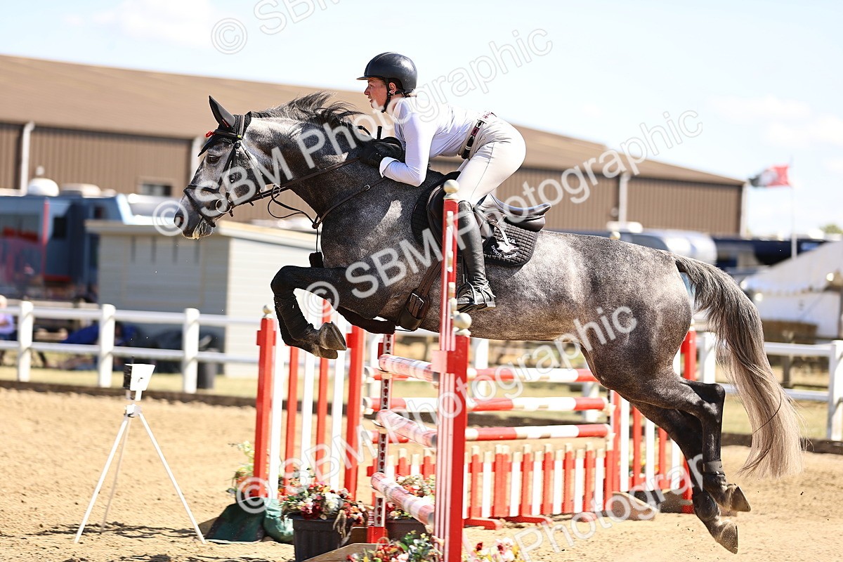 SBM_015439 - Class 16 - Senior foxhunter - 1.20m Open