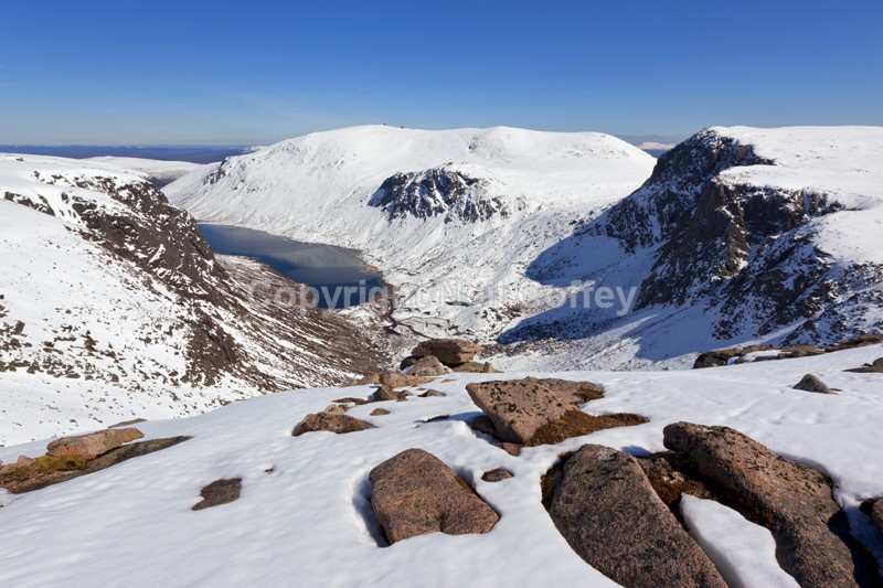 Beinn Mheadhoin & Loch Avon, Cairngorms - Landscape format