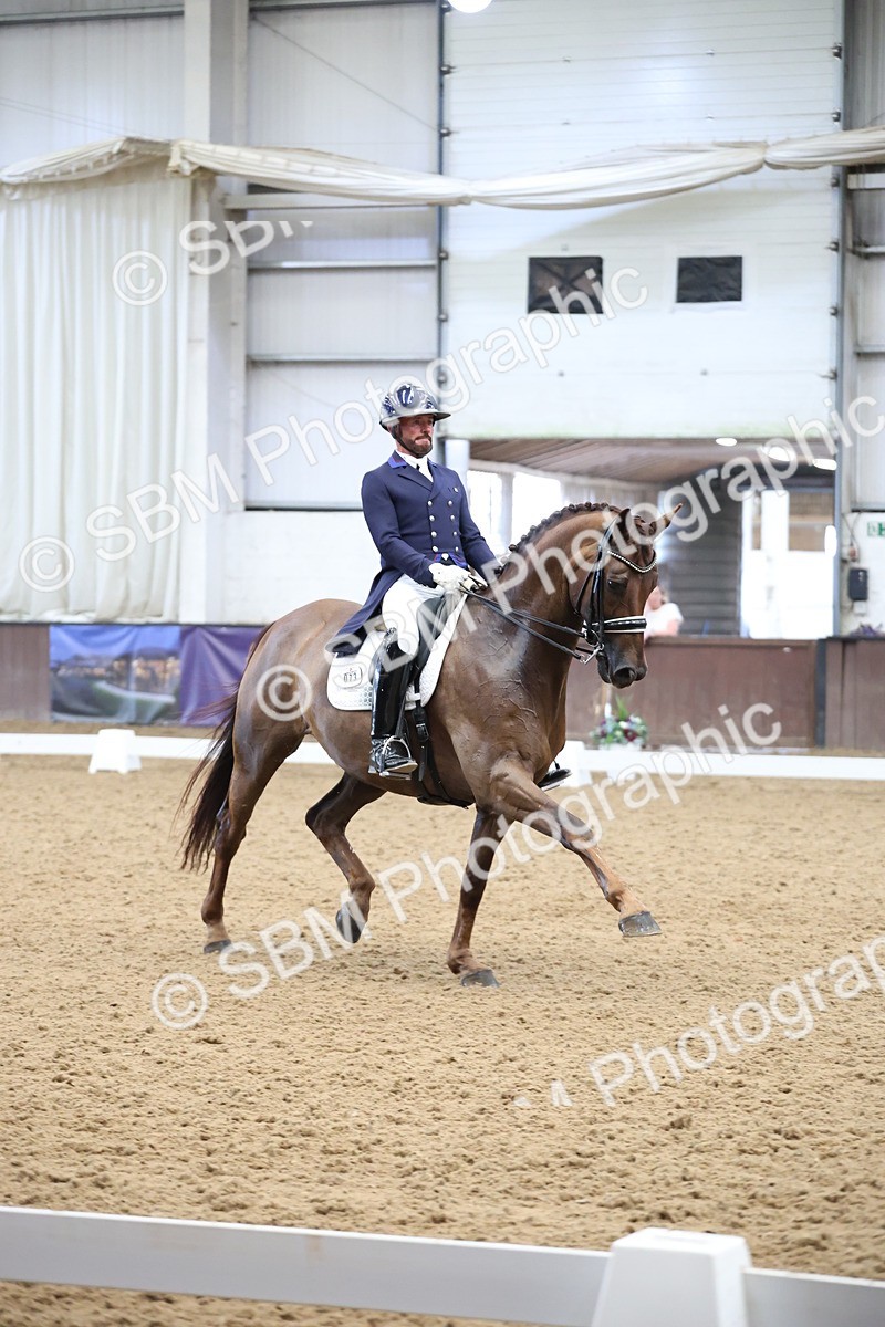 SBM_004814 - Class 9 - FEI Inter 1 Gold - 16.59-17.47