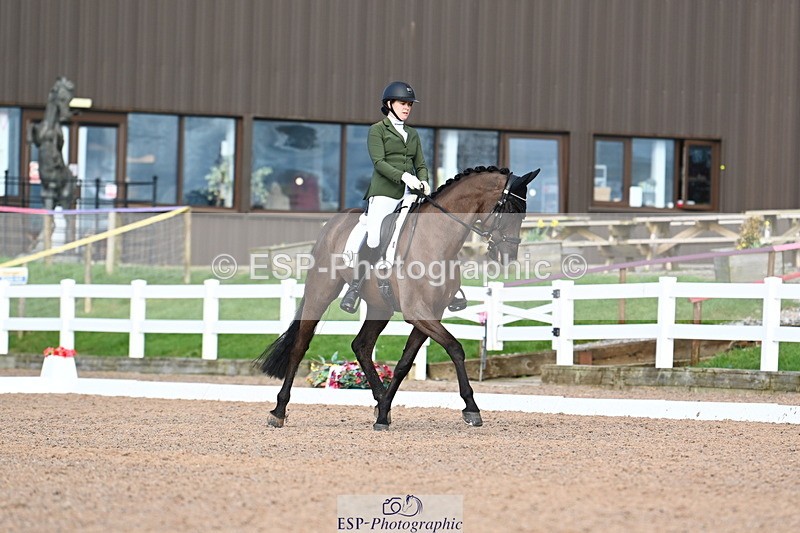 240218A-144215-08902 - 145-Lucy.Amy-Millenium.Falcon