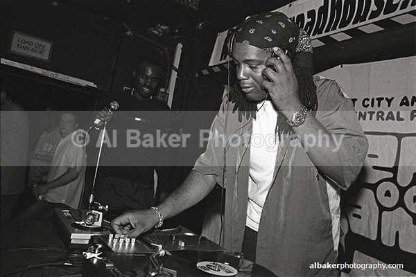 14 - Friends-&-Family @ the-roadhouse 10.05.03