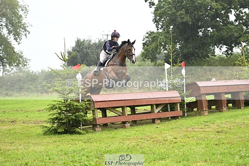 240901A-150355-10276 - 553-Molly.Pullin-OAKWELLYNS.DECANTER.OF.SKYE