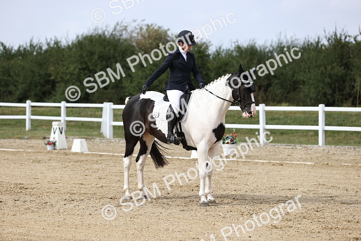 SBM_017993 - Class 14 - Novice 23 - 15.16-16.19