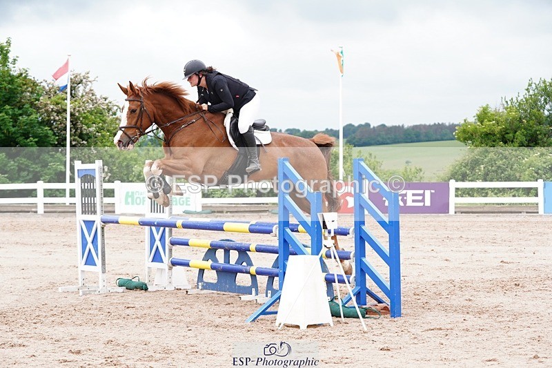 250524-114326-06424 - Cls 21 A&B Snr Disco & 1.00m Open