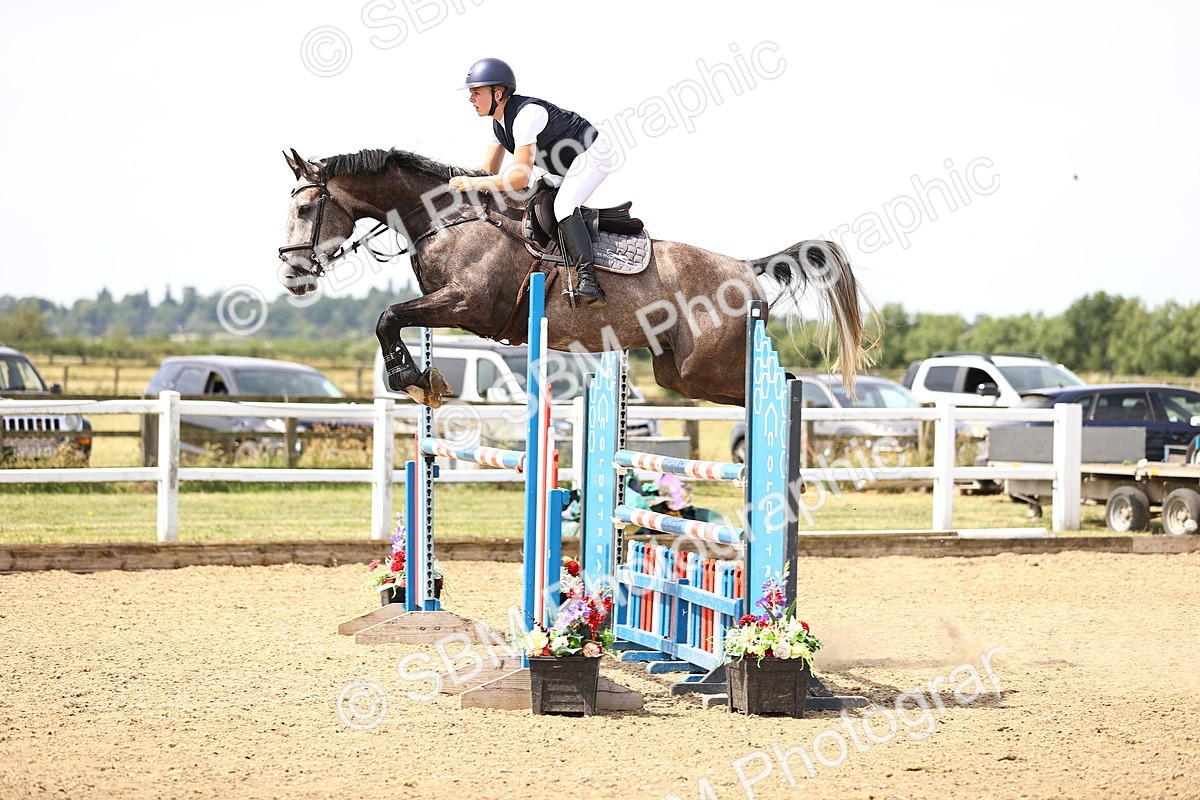 SBM_000513 - Class 15 - Redpost Equestian Senior Foxhunter - 1.20m