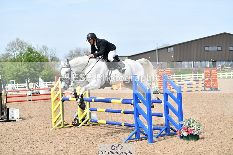 240511A-152523-14126 - Cls 25 British Novice and 90cm Open