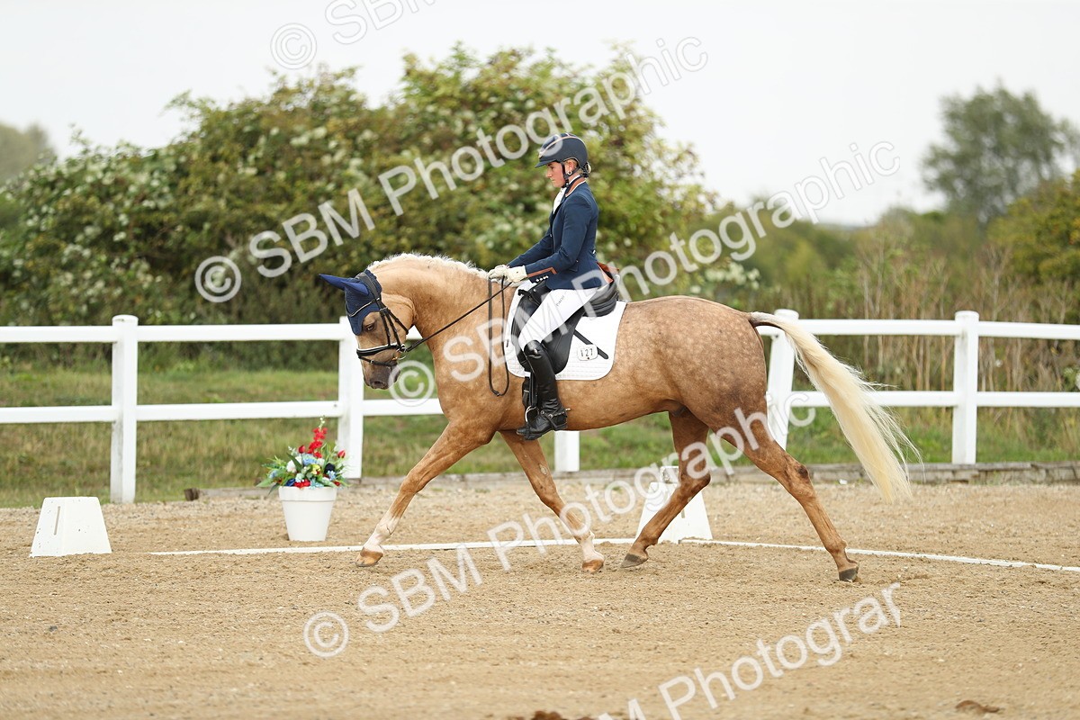 SBM_018491 - Class 14 - Novice 23 - 15.16-16.19