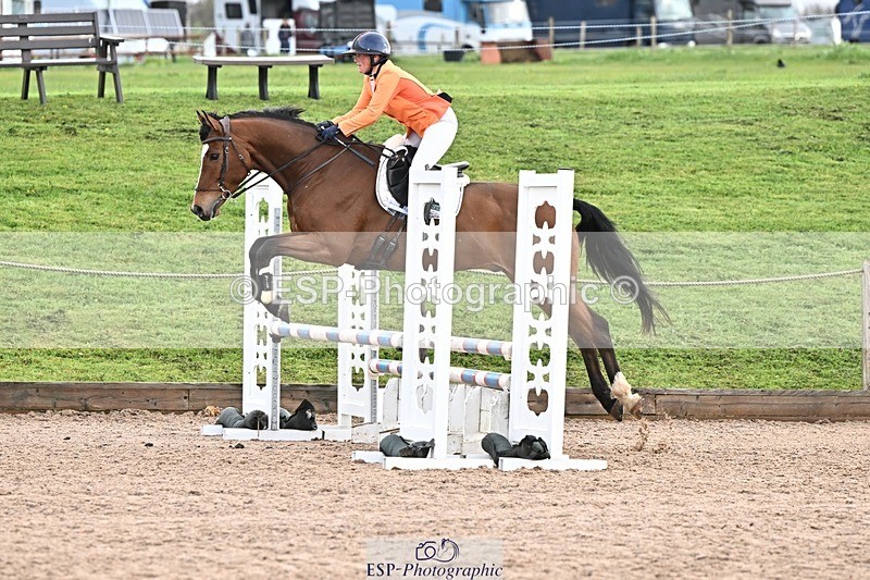 250416-090238-00005 - Cls 1 British Novice and 90cm