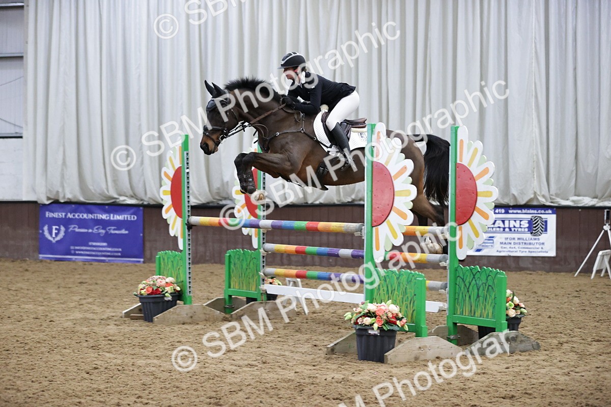 SBM_001513 - Class 4 - Senior Newcomers/ 1.10m Open