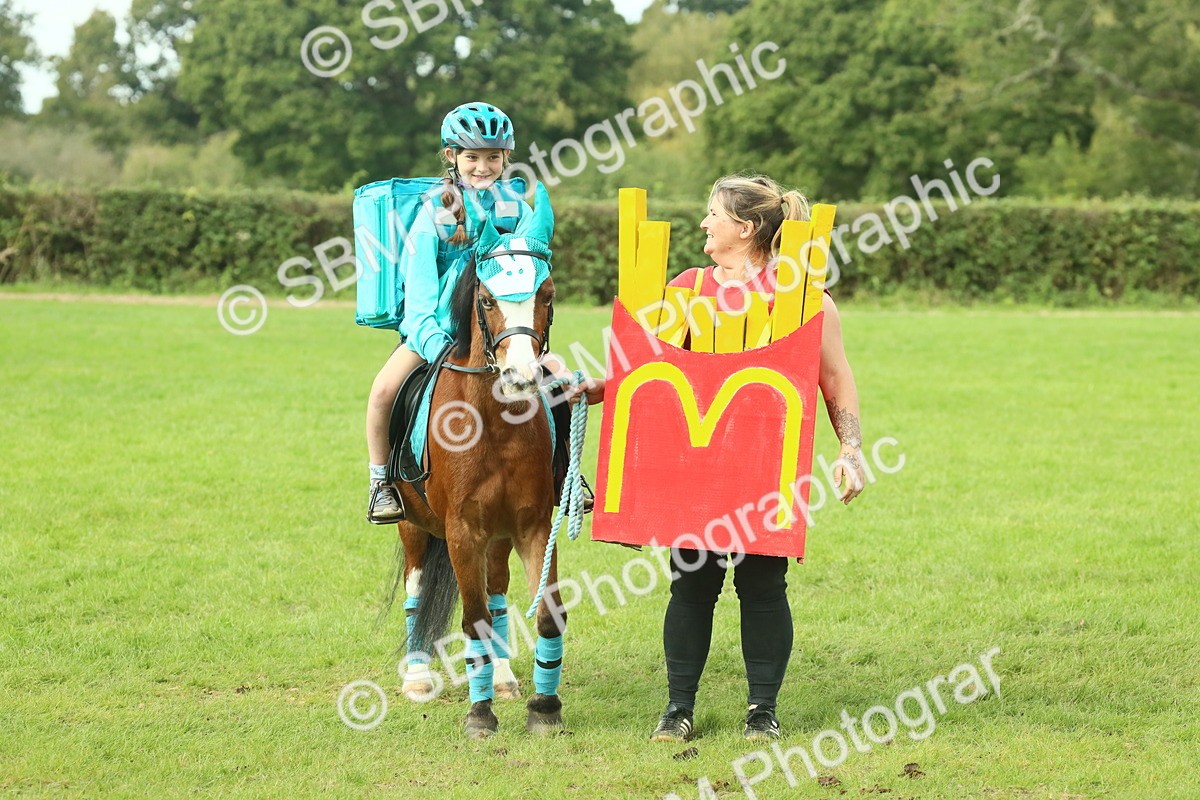 SBM_63562 - S35 - Fancy Dress Showing