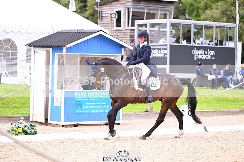 240524-170123-10915 - 548-DASSETT_SELECT-Kate_Rocher-Smith