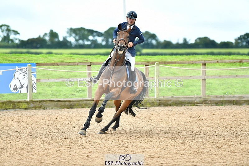 230723A-100204-10747 - Cls 4, 2 Star Small 1.30m