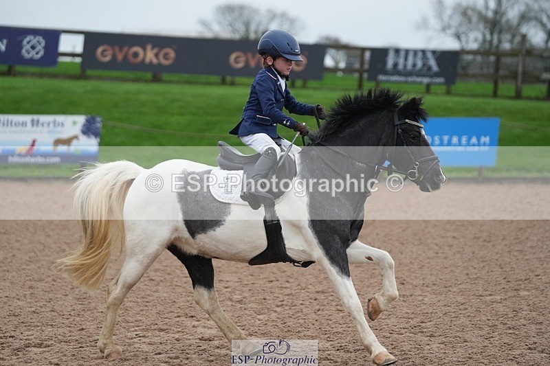 251116-094448-01405 - Cls 18 Clear Round 50cm