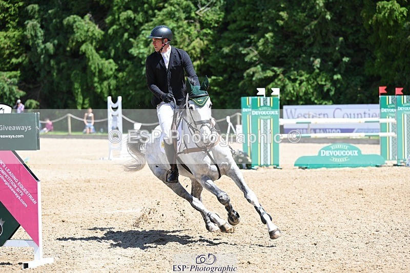 240525-123515-14958 - 404-DEERPAIRC_REVELRY-Max_Warburton