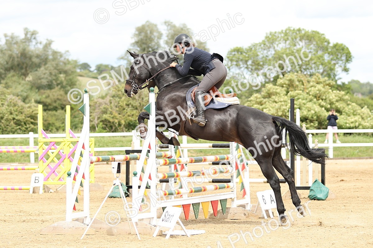 SBM_001033 - Class 4 - Senior Newcomers - 1.10m