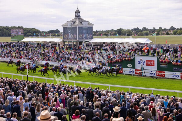 yr17082022r1-044 - Race 1 1.50pm Sky Bet & Symphony Group Stakes