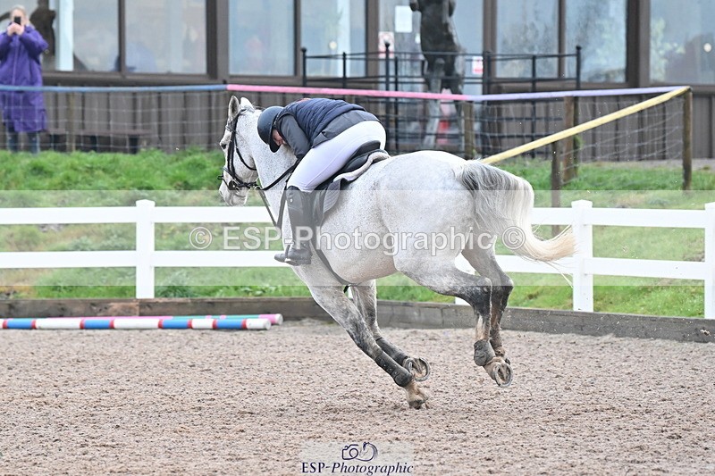 231210A-122030-02427 - Cls 19 Snr 1.05m Open