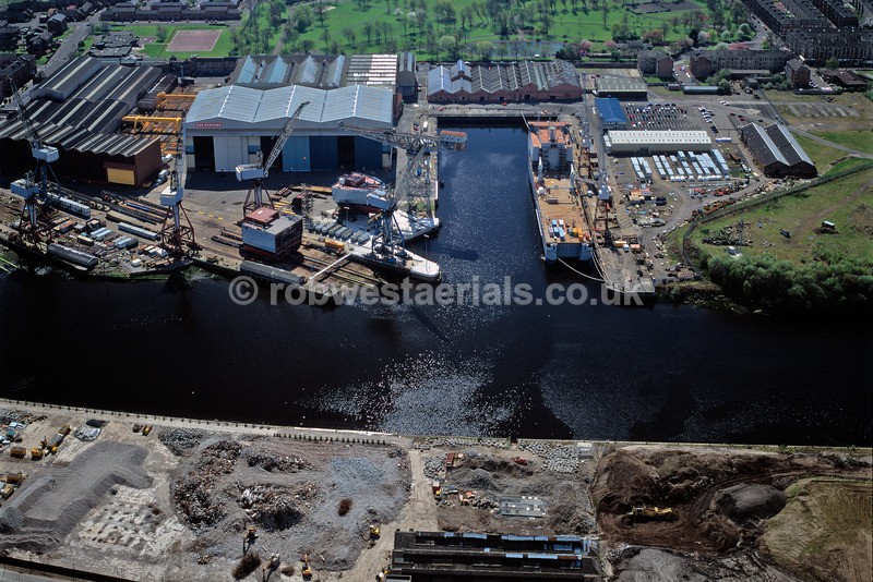 A00534B Govan Shipyard on the River Clyde Linthouse Glasgow in 2004 - Settlements, infrastructure and attractions