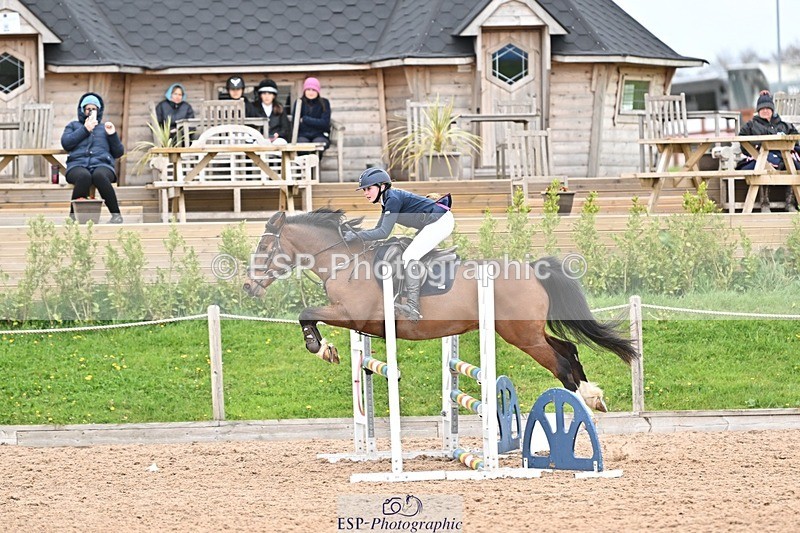 250414-112700-00527 - 90cm Round 1