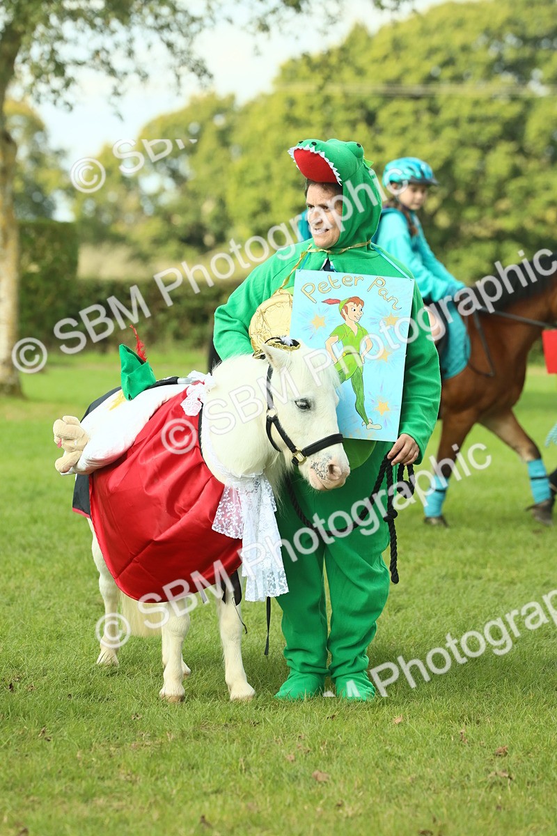 SBM_63507 - S35 - Fancy Dress Showing