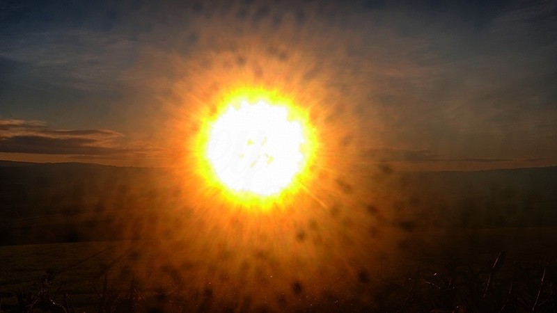 Shooting into the sun Dawn F4997 - Fire Element