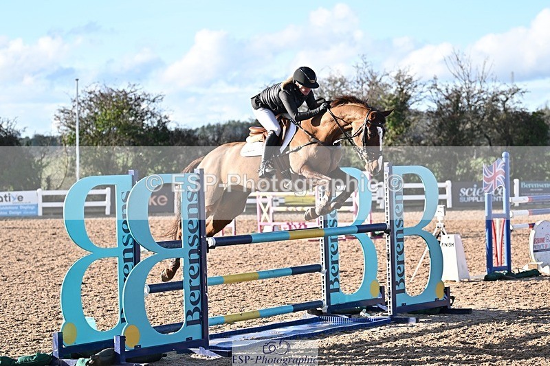 251203-132117-00682 - Cls 4 Newcomers and 1.10m Open